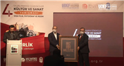 REKTÖR PROF. DR. ERHAN TABAKOĞLU, UDEF TARAFINDAN DÜZENLENEN “4. ULUSLARARASI ÖĞRENCİLER KÜLTÜR VE SANAT YARIŞMASI ÖDÜL TÖRENİ”NE KATILDI