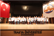 TRAKYA ÜNİVERSİTESİ TIP FAKÜLTESİNİN ÇİÇEĞİ BURNUNDA ÖĞRENCİLERİ BEYAZ ÖNLÜKLERİNİ GİYDİ