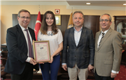 I.ULUSAL ÜNİVERSİTELER PATENT YARIŞMASI BİRİNCİSİ ÖĞRENCİMİZ’DEN REKTÖRÜMÜZE ZİYARET