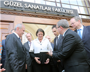 TRAKYA ÜNİVERSİTESİ GÜZEL SANATLAR FAKÜLTESİ’NİN OLDUĞU ESKİ TREN GARI’NDA TARİHİ GÜN