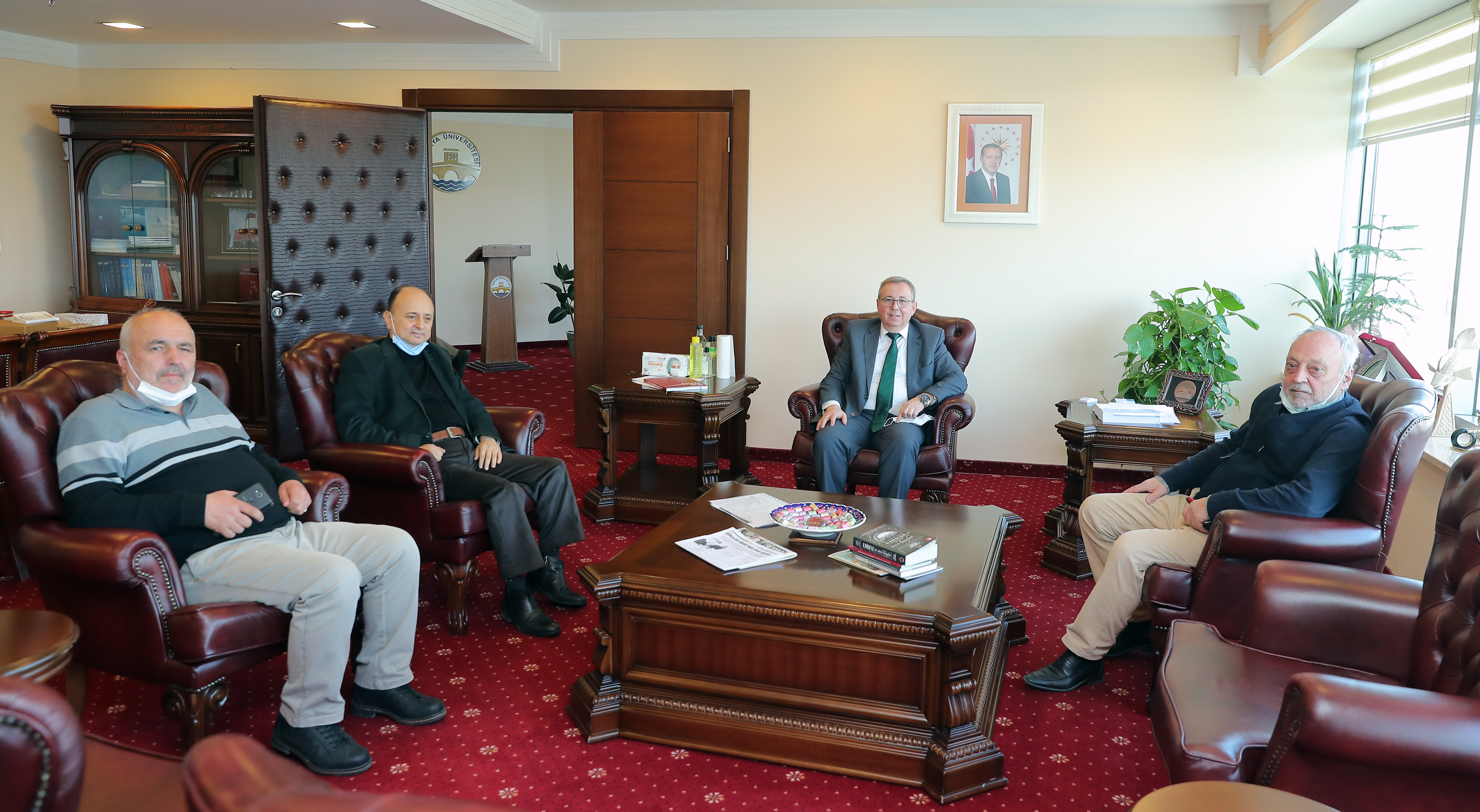 EDİRNE GAZETECİLER DERNEĞİ VE AVRUPA GAZETECİLER DERNEĞİNDEN TRAKYA ÜNİVERSİTESİNE ZİYARET