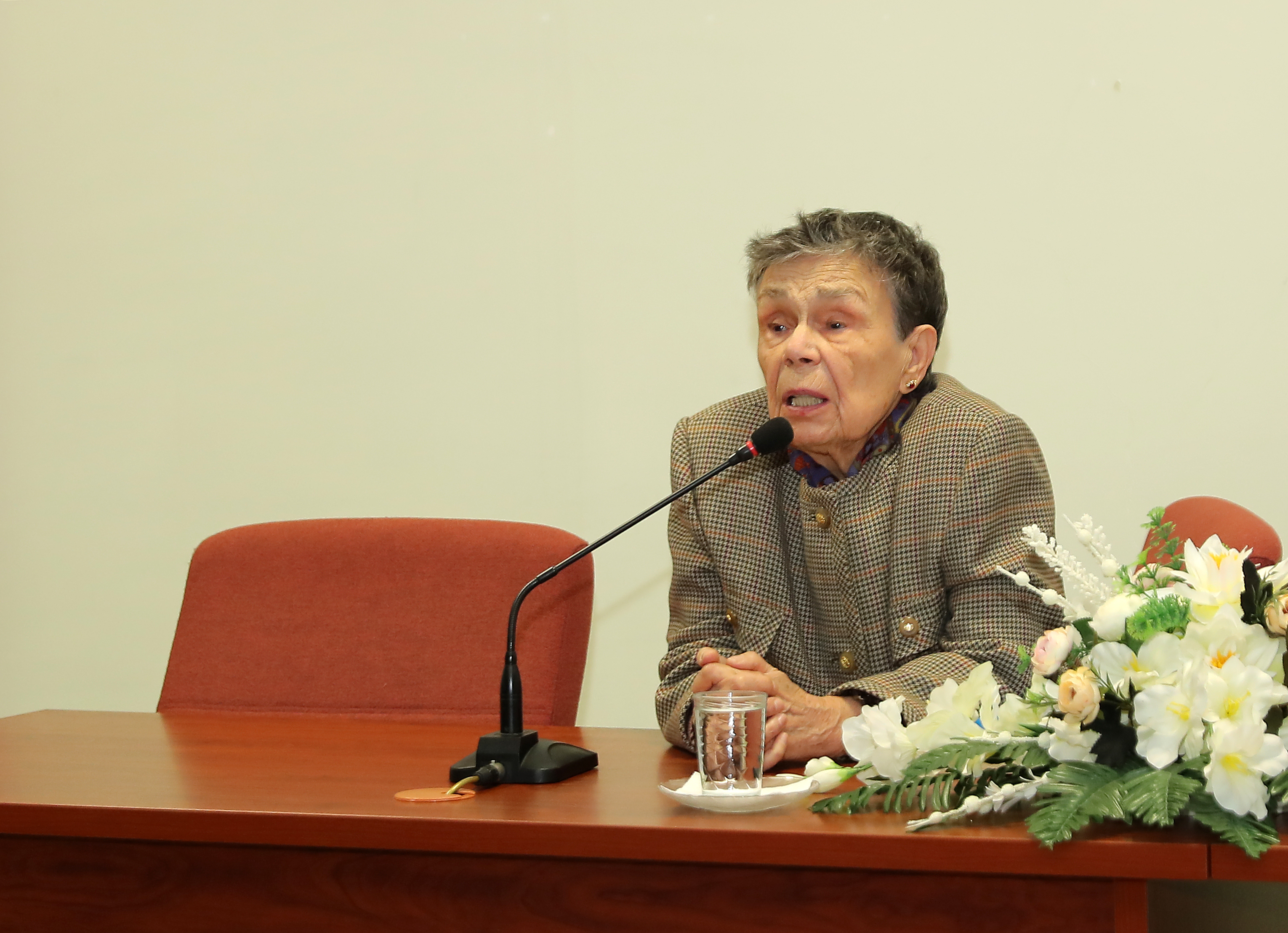 EDİRNE KONFERANSLARI, TIP FAKÜLTESİNİN KURUCULARINDAN PROF. DR. GÜLTAÇ ÖZBAY İLE DEVAM ETTİ