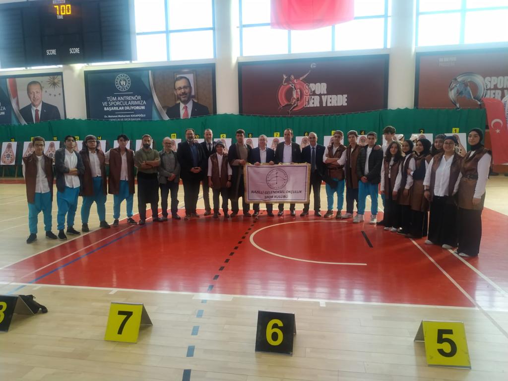 TRAKYA ÜNİVERSİTESİ REKTÖRÜ PROF. DR. ERHAN TABAKOĞLU, GELENEKSEL OKÇULUK TÜRKİYE ŞAMPİYONASI’NA KATILDI