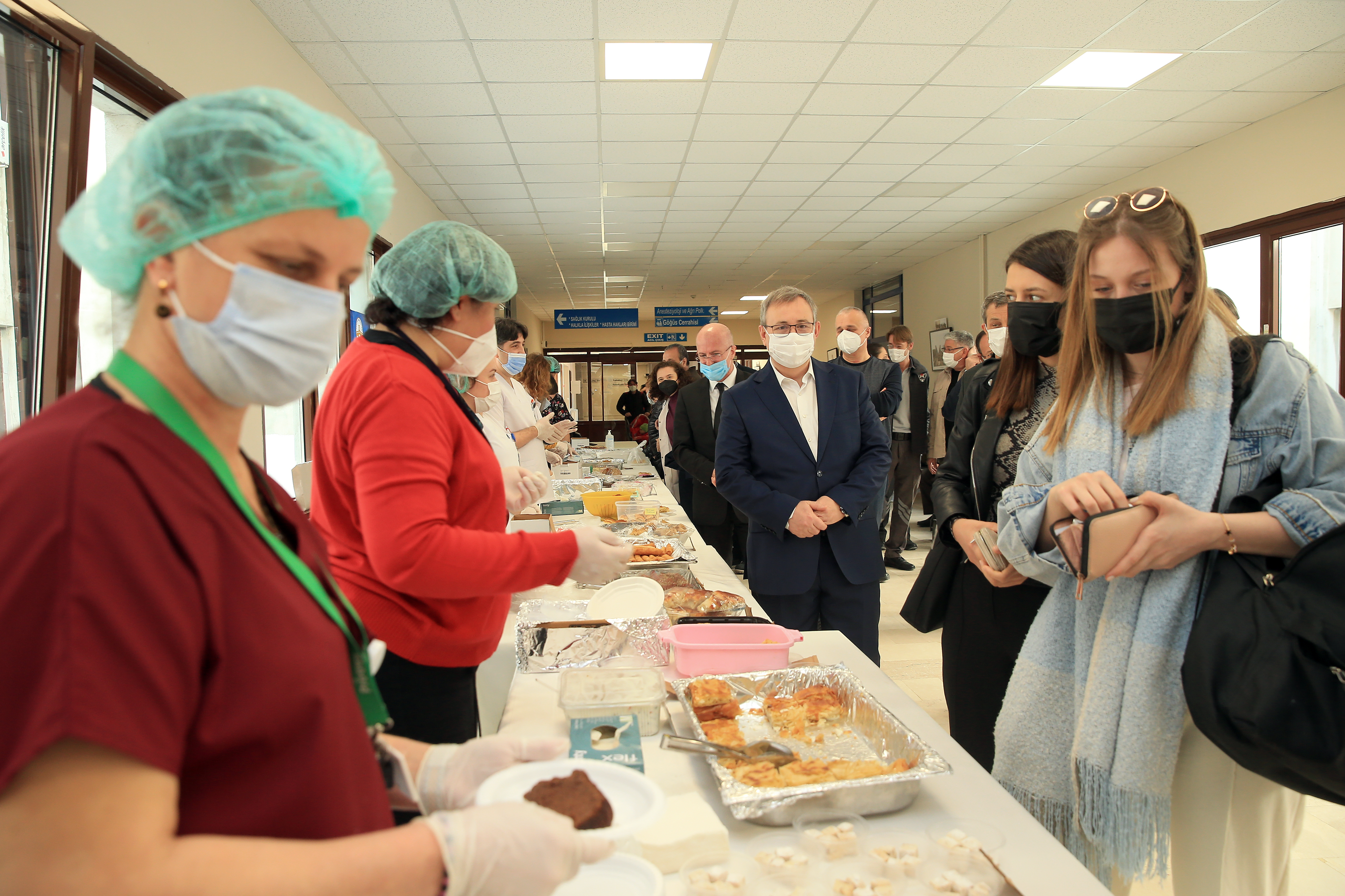 TRAKYA ÜNİVERSİTESİ HASTANESİ ÇALIŞANLARI KERMES DÜZENLEDİ