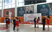  DOWN SENDROMLU ÖĞRENCİLER DANSLARIYLA BÜYÜLEDİ