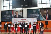  DOWN SENDROMLU ÖĞRENCİLER DANSLARIYLA BÜYÜLEDİ