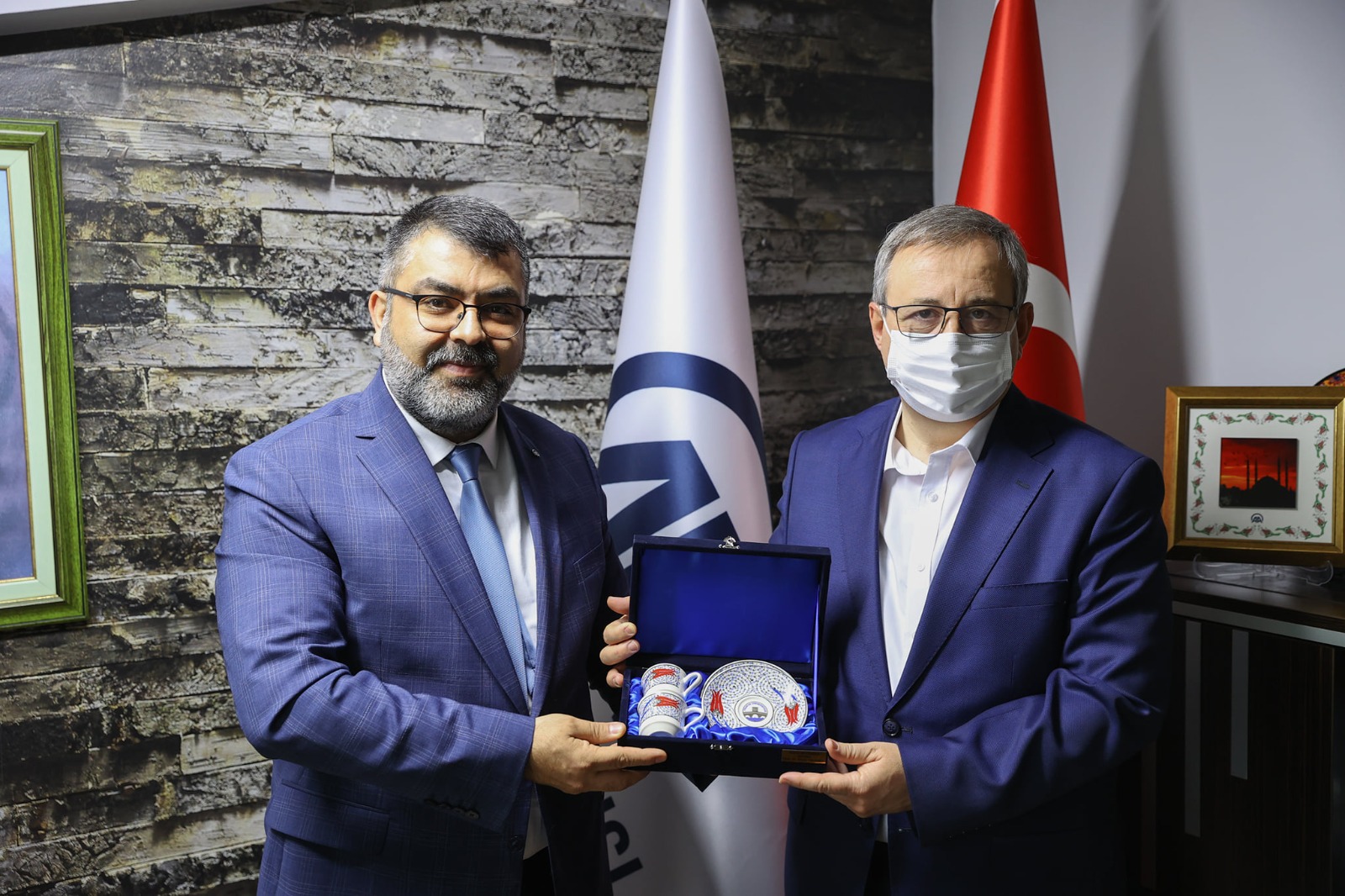 REKTÖR PROF. DR. ERHAN TABAKOĞLU’NDAN ANADOLU AJANSINA TEBRİK ZİYARETİ