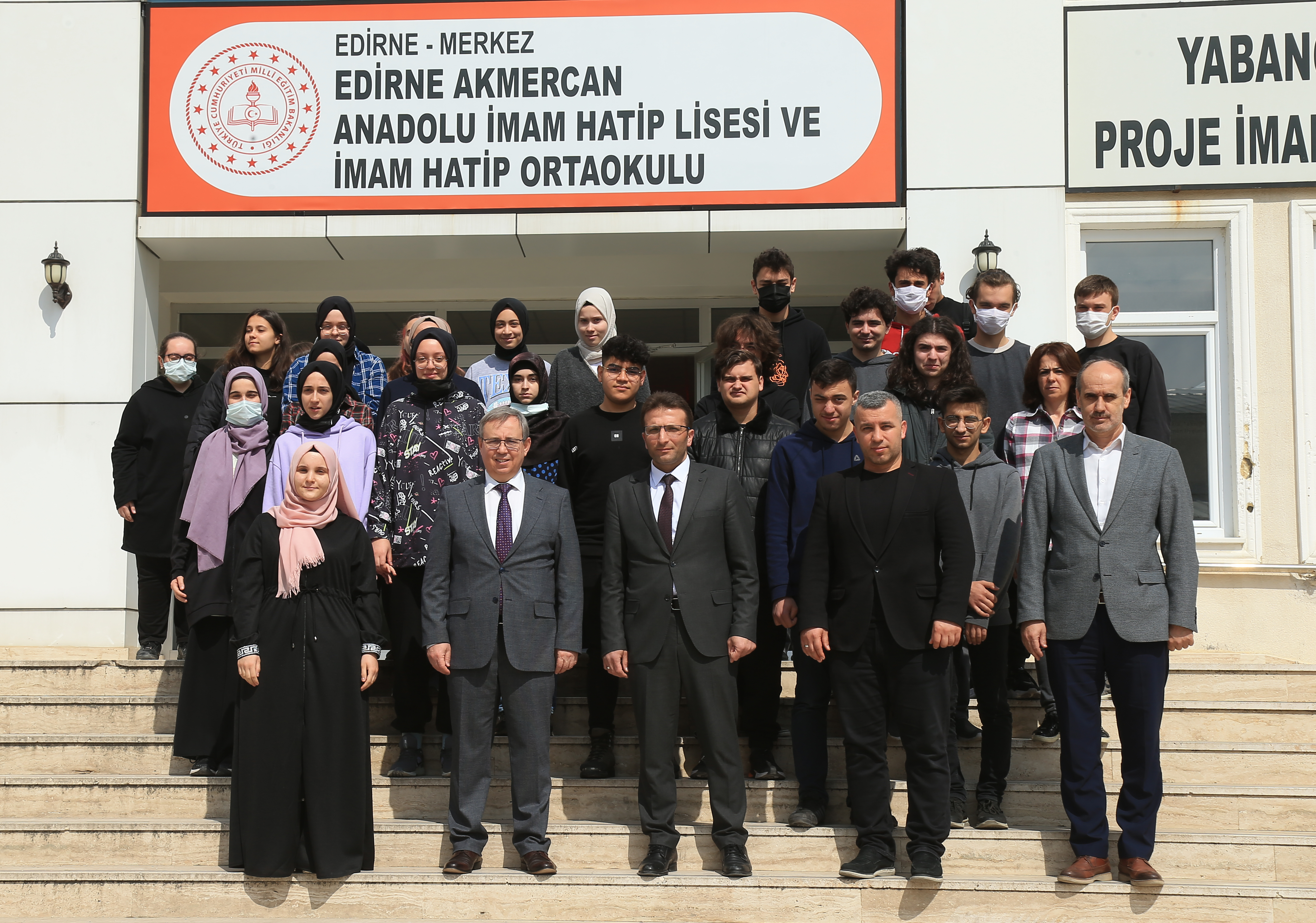 REKTÖR PROF. DR. ERHAN TABAKOĞLU, LİSELİ ÖĞRENCİLER İLE BİR ARAYA GELDİ