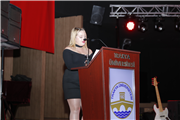 GECE YOLCULARI, KOSOVA TÜRKLERİ MİLLİ BAYRAMINDA MEZUN OLDUKLARI ÜNİVERSİTEDE SAHNE ALDI