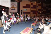 GECE YOLCULARI, KOSOVA TÜRKLERİ MİLLİ BAYRAMINDA MEZUN OLDUKLARI ÜNİVERSİTEDE SAHNE ALDI