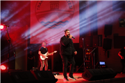 GECE YOLCULARI, KOSOVA TÜRKLERİ MİLLİ BAYRAMINDA MEZUN OLDUKLARI ÜNİVERSİTEDE SAHNE ALDI