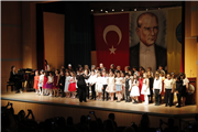 KÜÇÜK MÜZİSYENLER 23 NİSAN’DA SAHNE ALDI