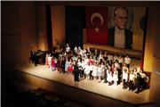 KÜÇÜK MÜZİSYENLER 23 NİSAN’DA SAHNE ALDI