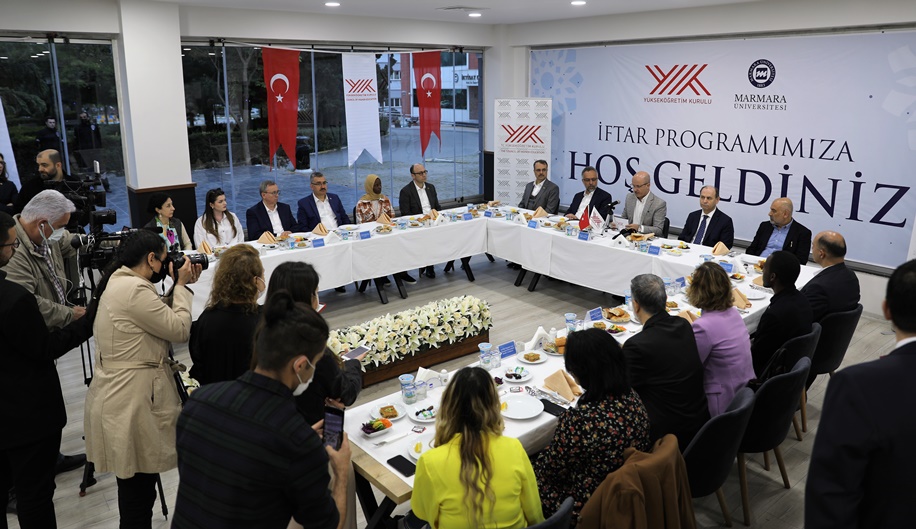TRAKYA ÜNİVERSİTESİ REKTÖRÜ PROF. DR. ERHAN TABAKOĞLU VE ULUSLARARASI ÖĞRENCİLER, YÖK BAŞKANI İLE BULUŞTU
