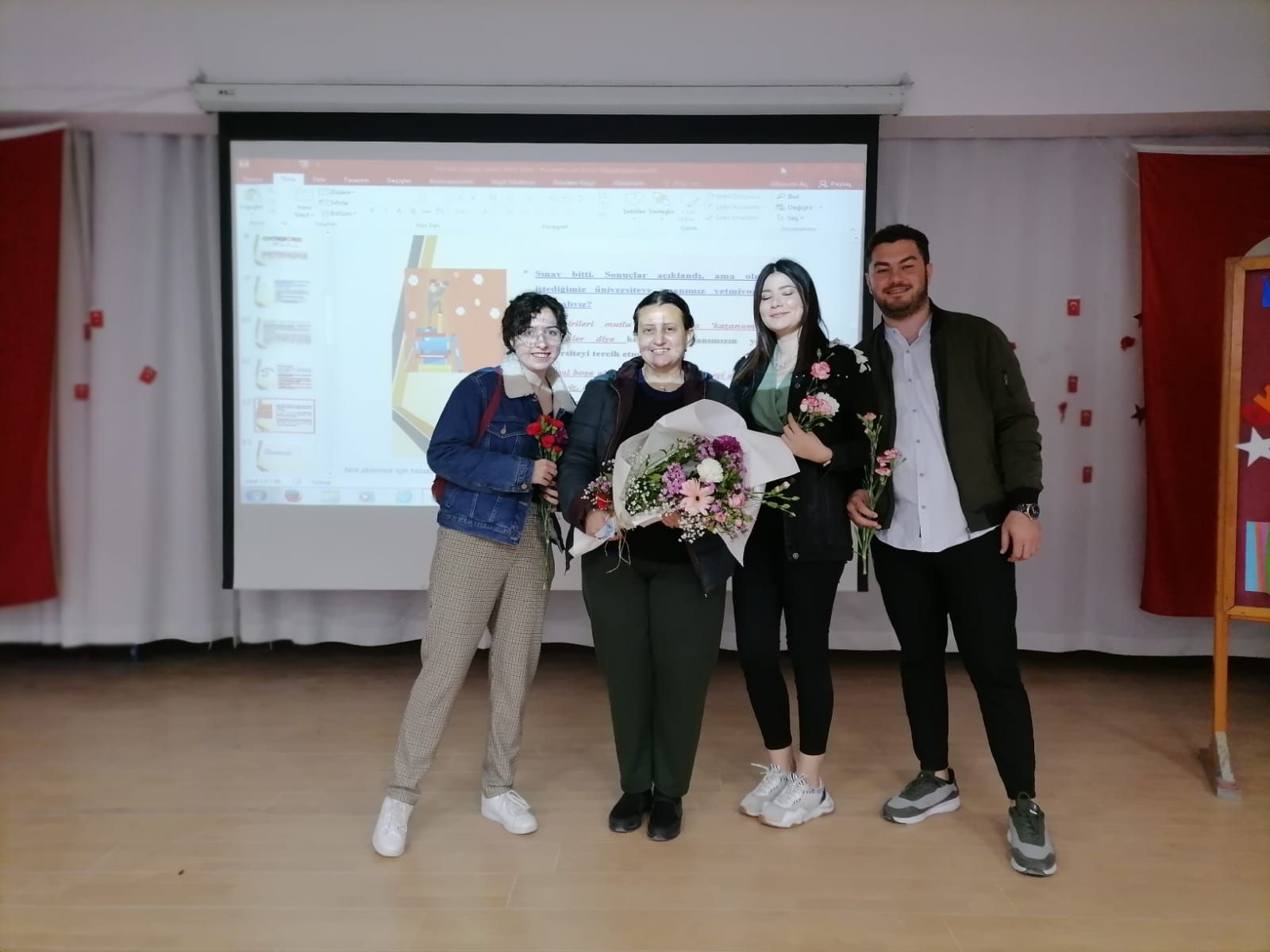 DOÇ. DR. YELİZ YEŞİL’DEN ORTAOKUL ÖĞRENCİLERİNE KARİYER TAVSİYELERİ
