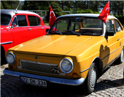KLASİK OTOMOBİL TUTKUNLARI TRAKYA ÜNİVERSİTESİNDE BULUŞTU