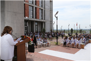 GENÇ ECZACI ADAYLARI BEYAZ ÖNLÜKLERİNİ GİYDİLER