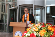 GENÇ ECZACI ADAYLARI BEYAZ ÖNLÜKLERİNİ GİYDİLER