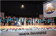 EDİRNE TEKNİK BİLİMLER MESLEK YÜKSEKOKULUNDA MEZUNİYET SEVİNCİ