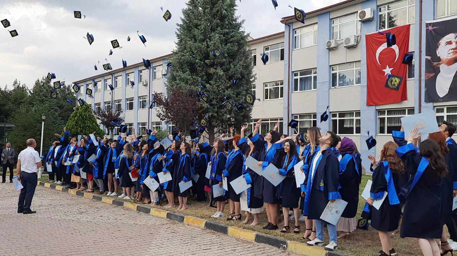 KEŞAN MESLEK YÜKSEKOKULUNDA MEZUNİYET TÖRENİ DÜZENLENDİ