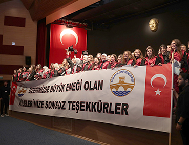 ECZACILIK FAKÜLTESİ, 5. DÖNEM MEZUNLARINI GELECEĞE UĞURLADI