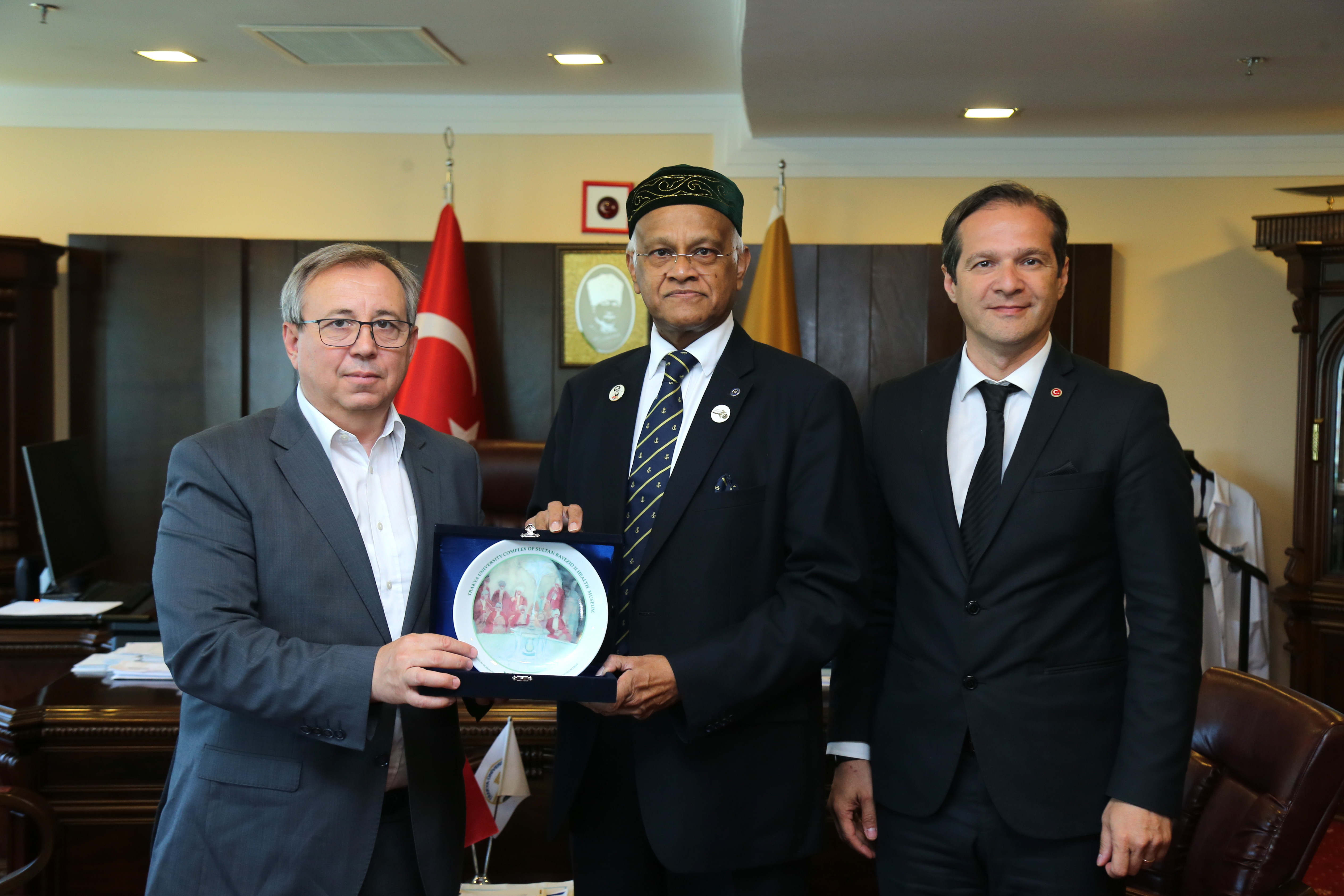 BANGLADEŞ BÜYÜKELÇİSİ MOSUD MANNAN’DAN REKTÖR PROF. DR. ERHAN TABAKOĞLU’NA ZİYARET