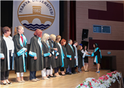 MİMARLIK FAKÜLTESİ ÖĞRENCİLERİNİN MEZUNİYET COŞKUSU