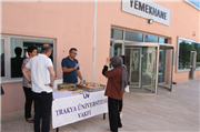 TRAKYA ÜNİVERSİTESİ VAKFINDAN ÖĞRENCİLERE KUMANYA SÜRPRİZİ