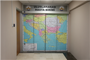 TRAKYA ÜNİVERSİTESİNİN ULUSLARARASI MEZUNU, ULUSLARARASI HASTA BİRİMİNDE ODA YENİLEDİ