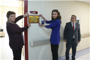 TRAKYA ÜNİVERSİTESİNİN ULUSLARARASI MEZUNU, ULUSLARARASI HASTA BİRİMİNDE ODA YENİLEDİ
