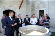 TRAKYA ÜNİVERSİTESİNDE AŞÇI YAHYA BABA’NIN KAZANI AŞURE İLE KAYNADI