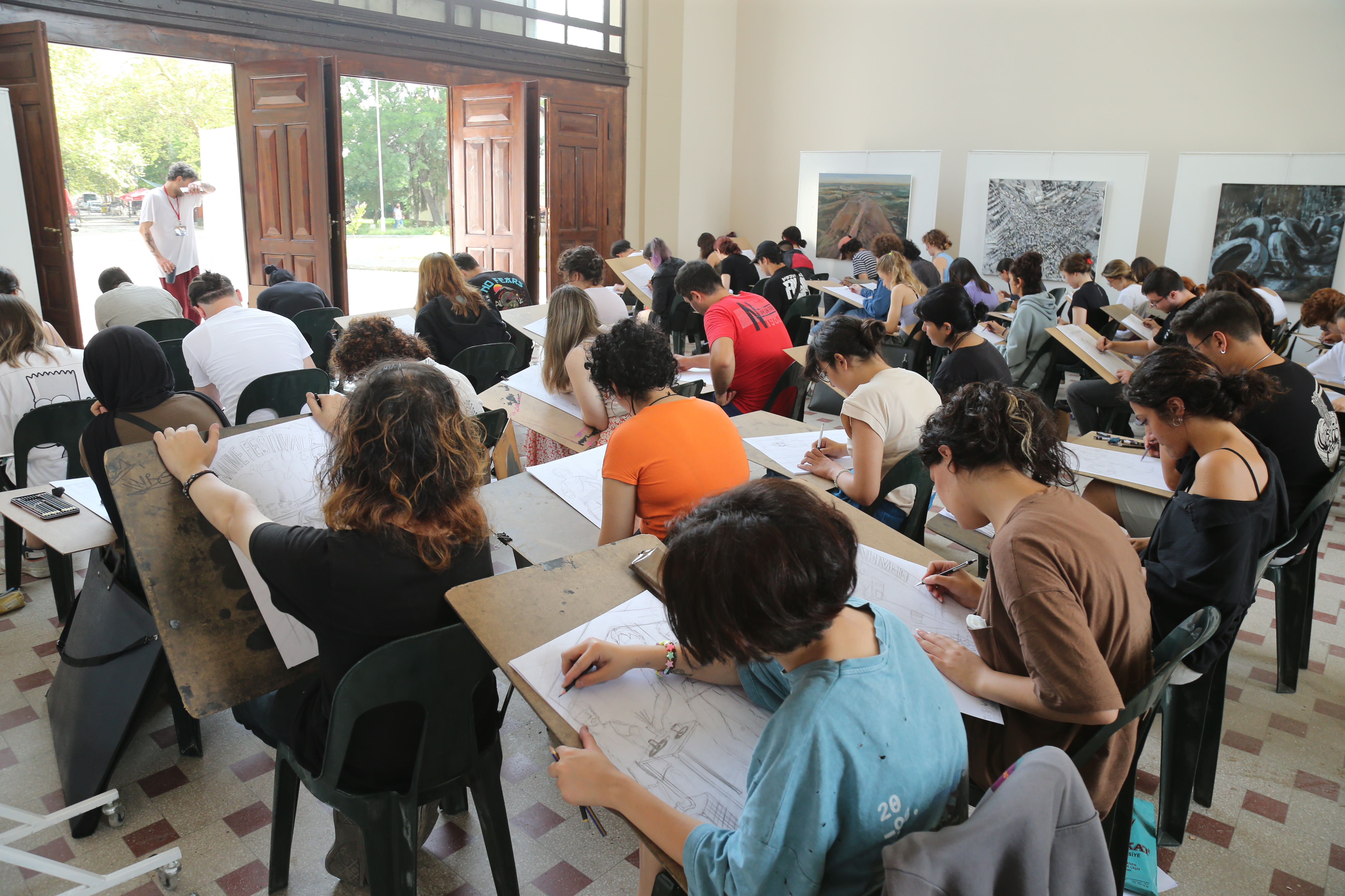GENÇ SANATÇILAR TRAKYA ÜNİVERSİTESİNDE YETENEKLERİNİ SERGİLEDİ
