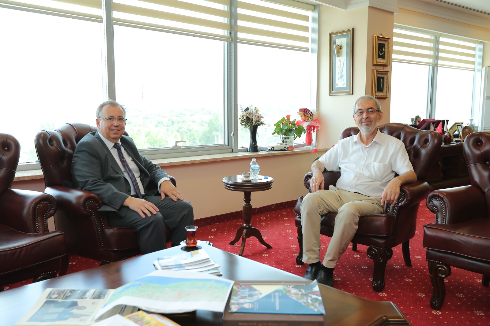PROF. DR. SÜLEYMAN PİŞKİN’DEN REKTÖR PROF. DR. ERHAN TABAKOĞLU’NA VEDA ZİYARETİ