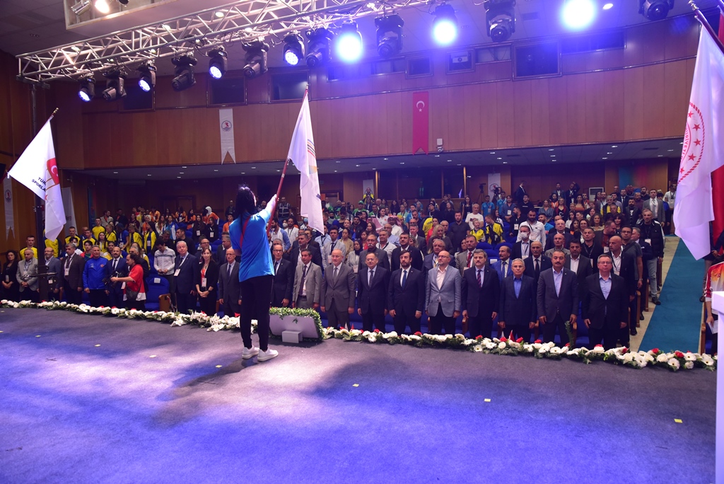 REKTÖR PROF. DR. ERHAN TABAKOĞLU, FISU ÜNİVERSİTELER DÖVÜŞ SPORLARI KUPASI AÇILIŞI’NA KATILDI