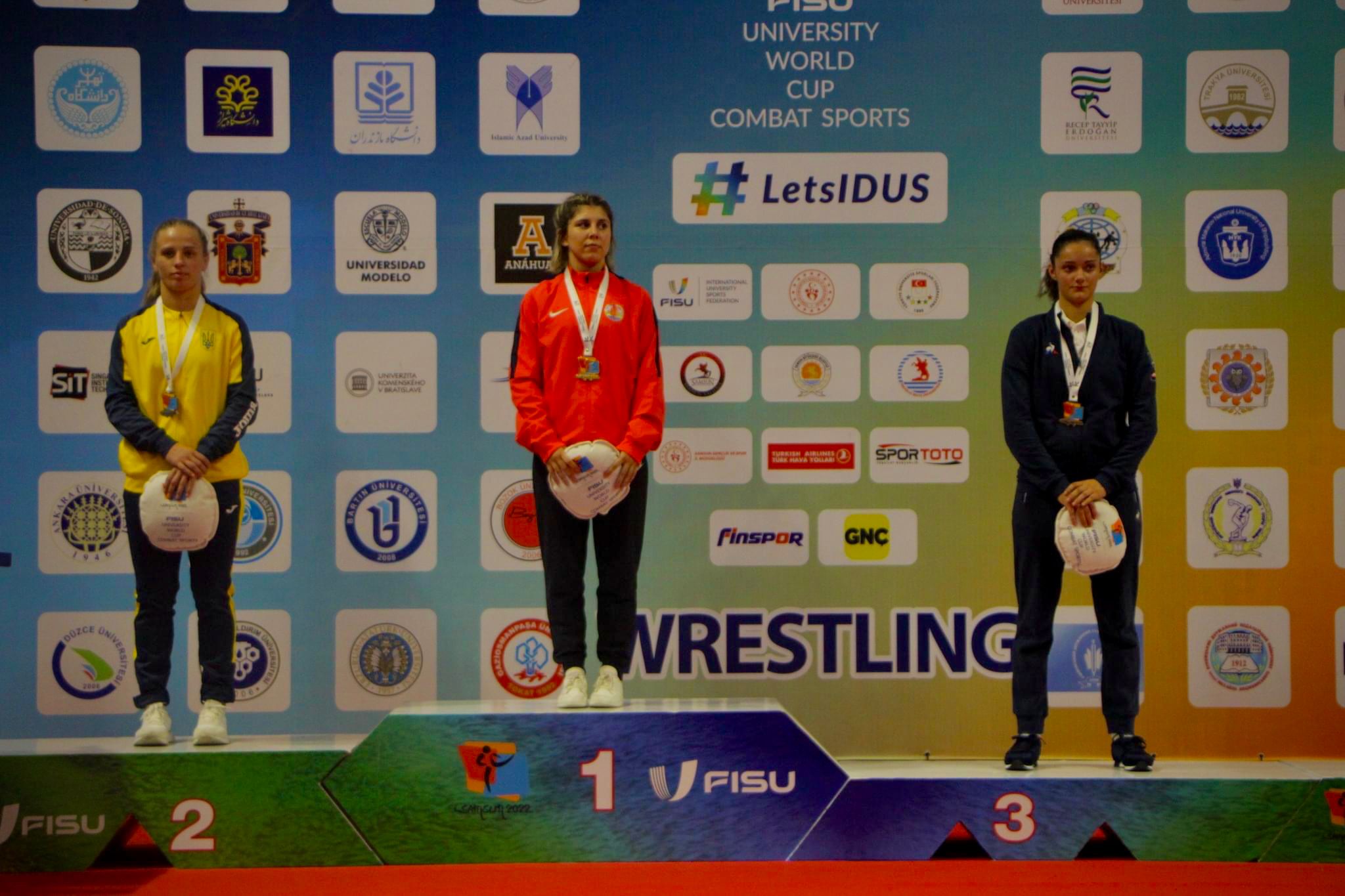 TRAKYA ÜNİVERSİTESİ ÖĞRENCİLERİNDEN FISU DÜNYA ÜNİVERSİTELER DÖVÜŞ SPORLARINDA 3 MADALYA