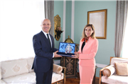 YÖK BAŞKANI PROF. DR. EROL ÖZVAR BAŞKANLIĞINDAKİ TÜRKİYE HEYETİ, TRAKYA ÜNİVERSİTESİ REKTÖRÜ PROF. DR. ERHAN TABAKOĞLU EŞLİĞİNDE BÜKREŞ TÜRK BÜYÜKELÇİLİĞİNİ ZİYARET ETTİ