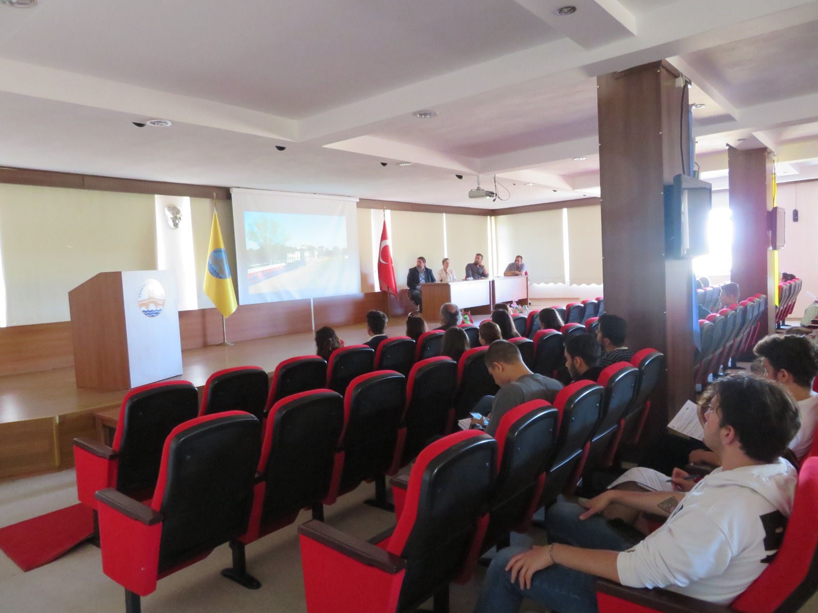 KEŞAN YUSUF ÇAPRAZ UYGULAMALI BİLİMLER YÜKSEKOKULU ORYANTASYON PROGRAMI GERÇEKLEŞTİRİLDİ
