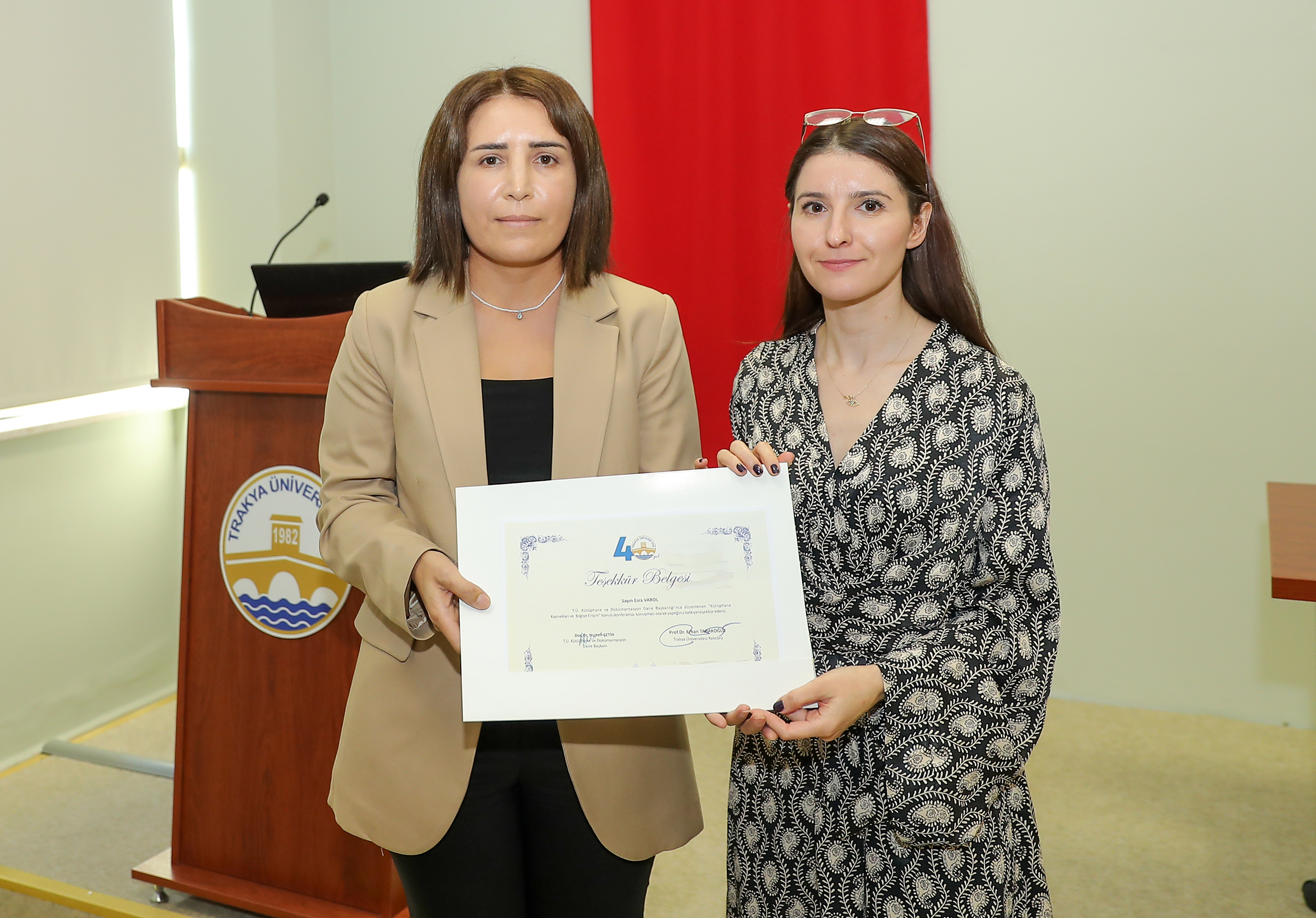 TRAKYA ÜNİVERSİTESİNDE KÜTÜPHANE KAYNAKLARI VE BİLGİYE ERİŞİM KONFERANSI DÜZENLENDİ
