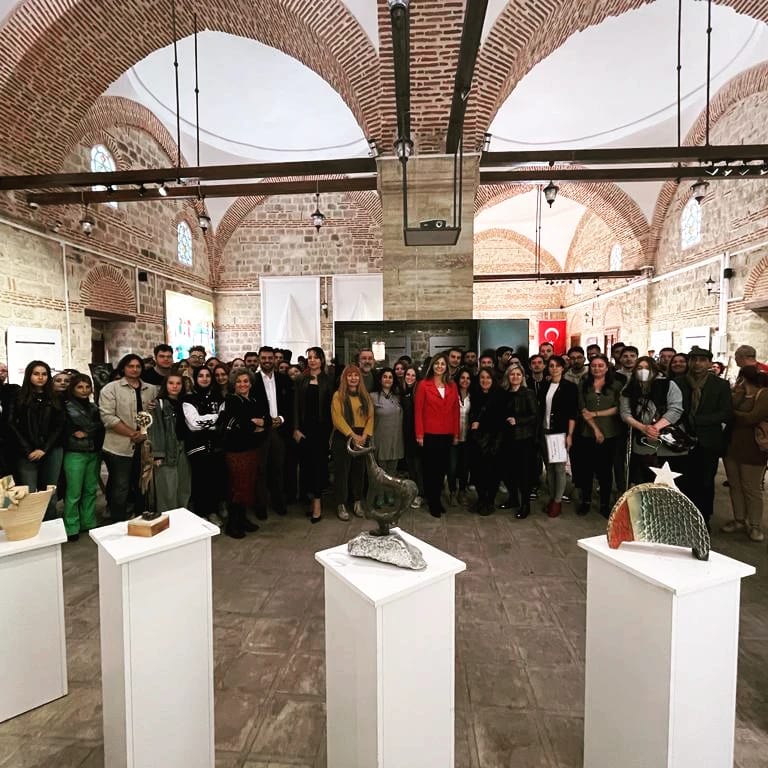 ŞEHİT RESSAM HASAN RIZA GÜZEL SANATLAR MESLEK YÜKSEKOKULUNDAN 29 EKİM CUMHURİYET BAYRAMI SERGİSİ