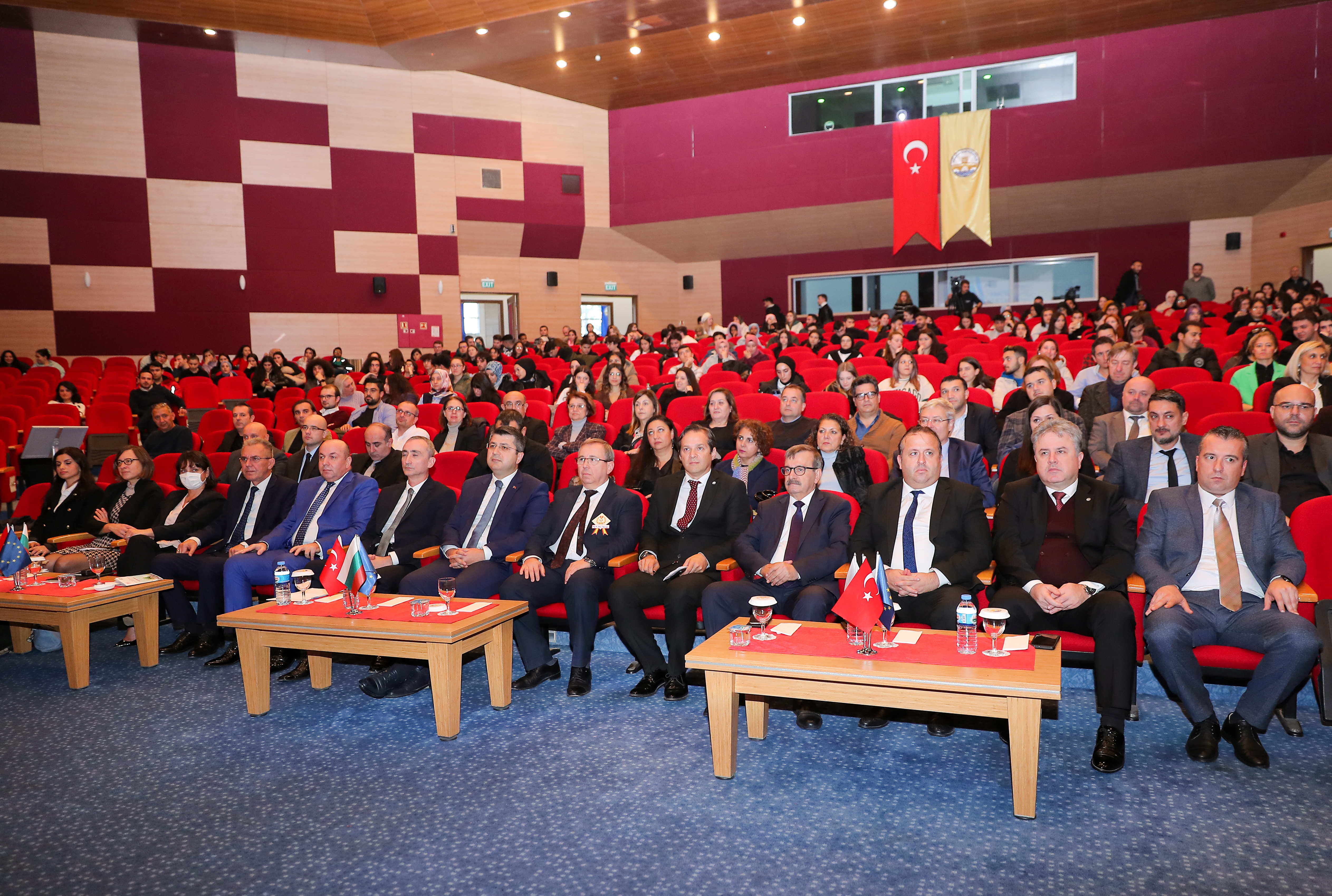 TRAKYA ÜNİVERSİTESİ EV SAHİPLİĞİNDE MAVİ BÜYÜME PROJE PAZARI DÜZENLENDİ