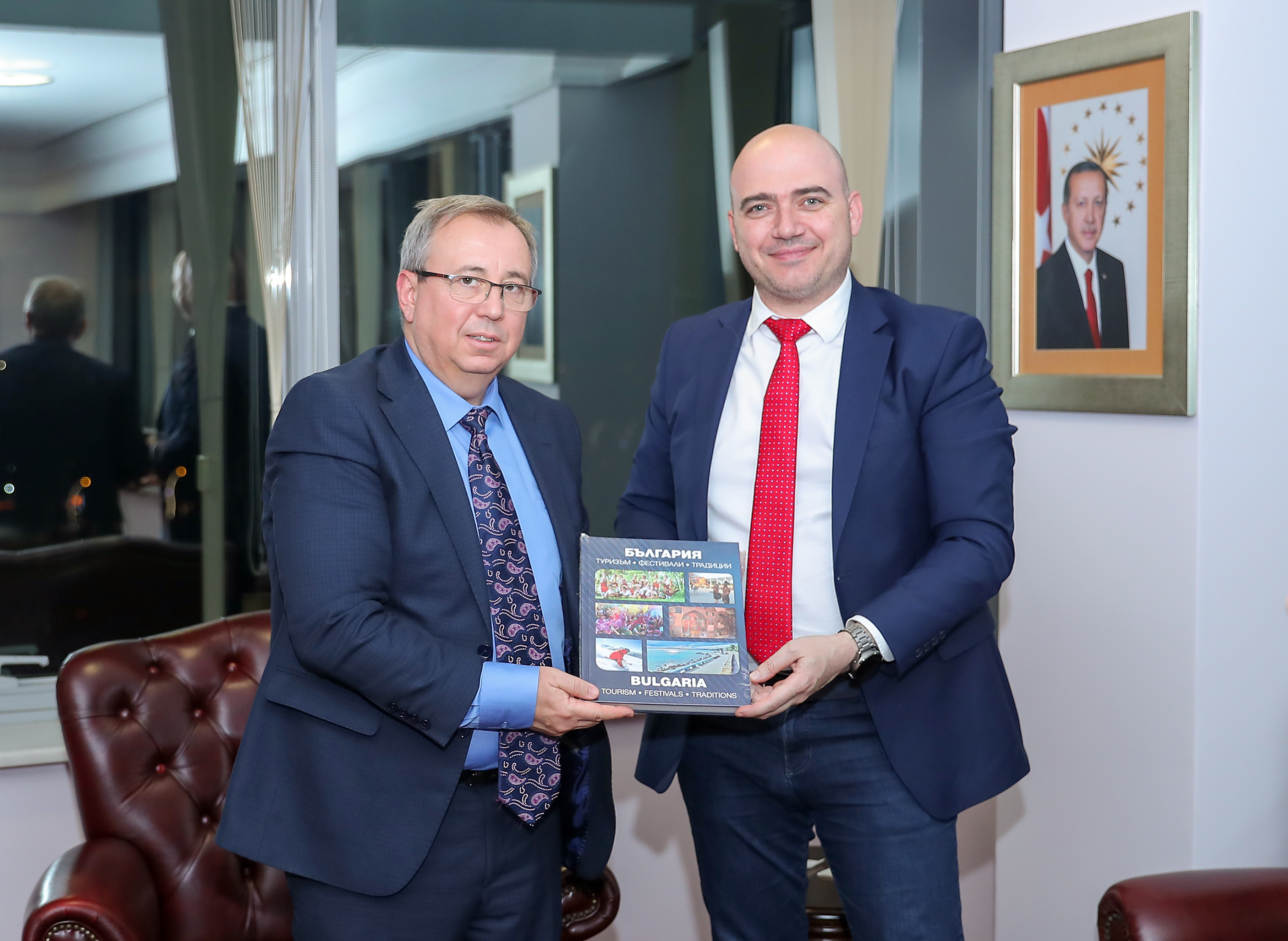 BULGARİSTAN TURİZM BAKANI DR. İLİN DİMİTROV, REKTÖR PROF. DR. ERHAN TABAKOĞLU’NU ZİYARET ETTİ