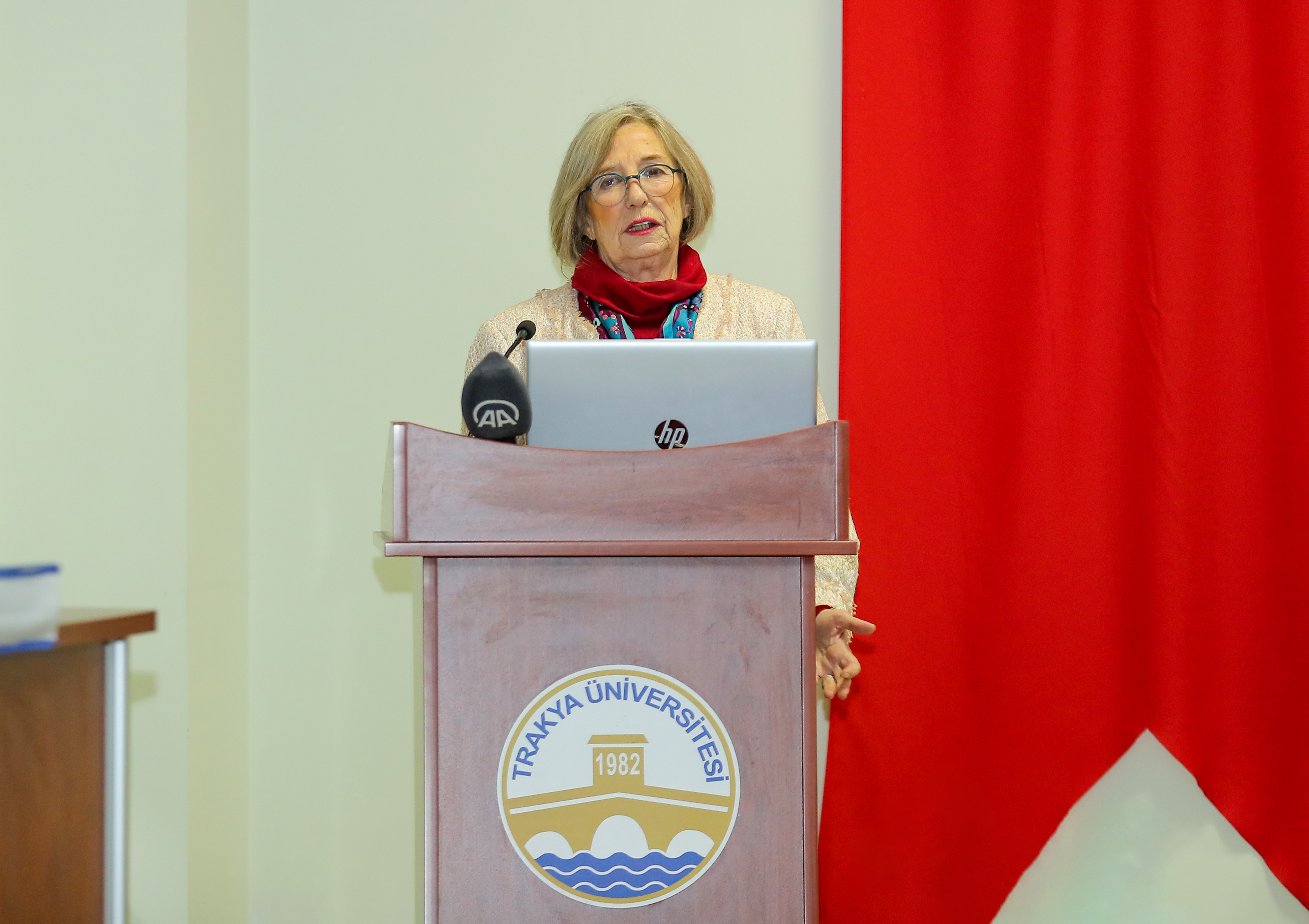TRAKYA ÜNİVERSİTESİNDE EDİRNE MUTFAK KÜLTÜRÜ KONUŞULDU