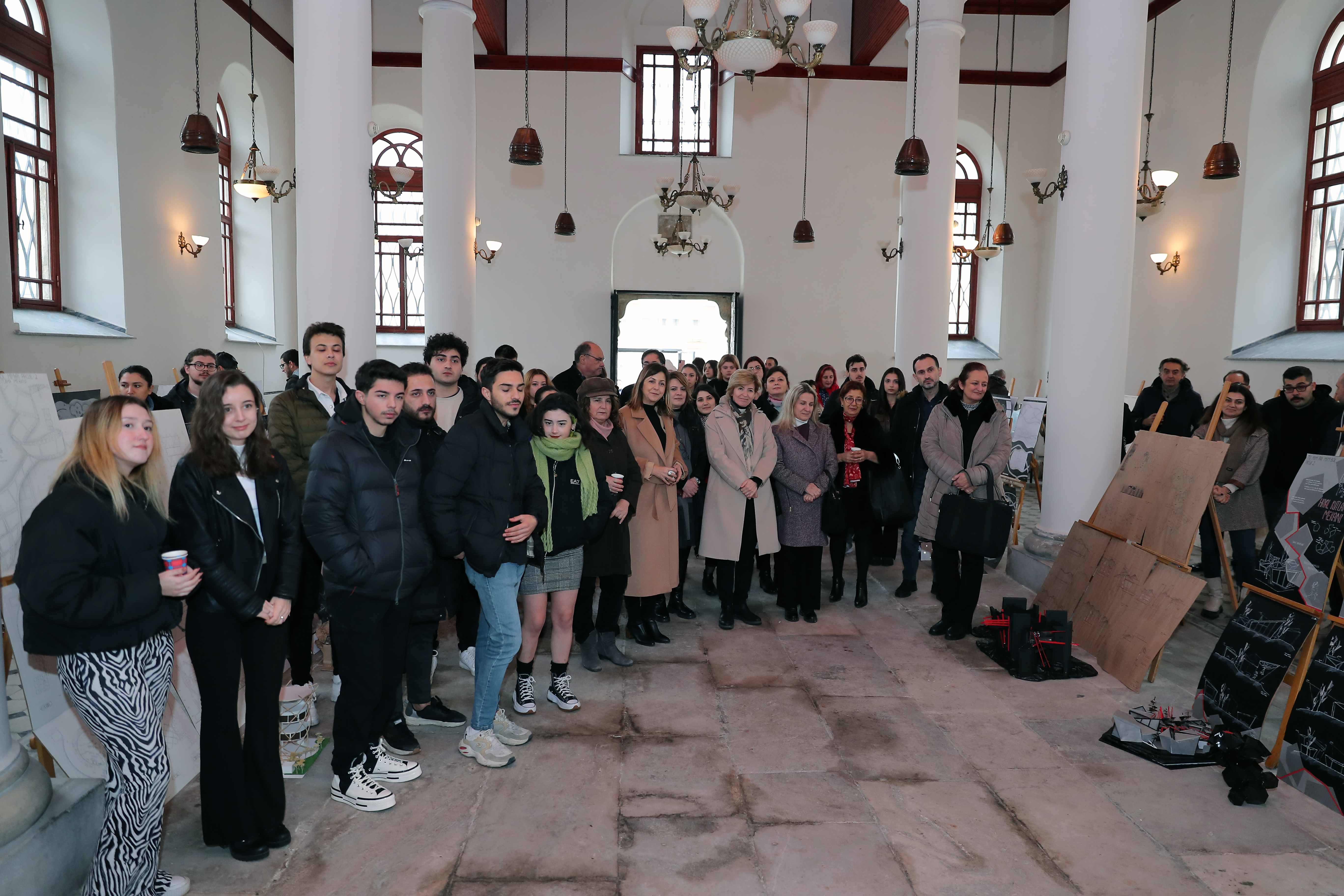 MİMARLIK FAKÜLTESİ ÖĞRENCİLERİNDEN PROJE SERGİSİ