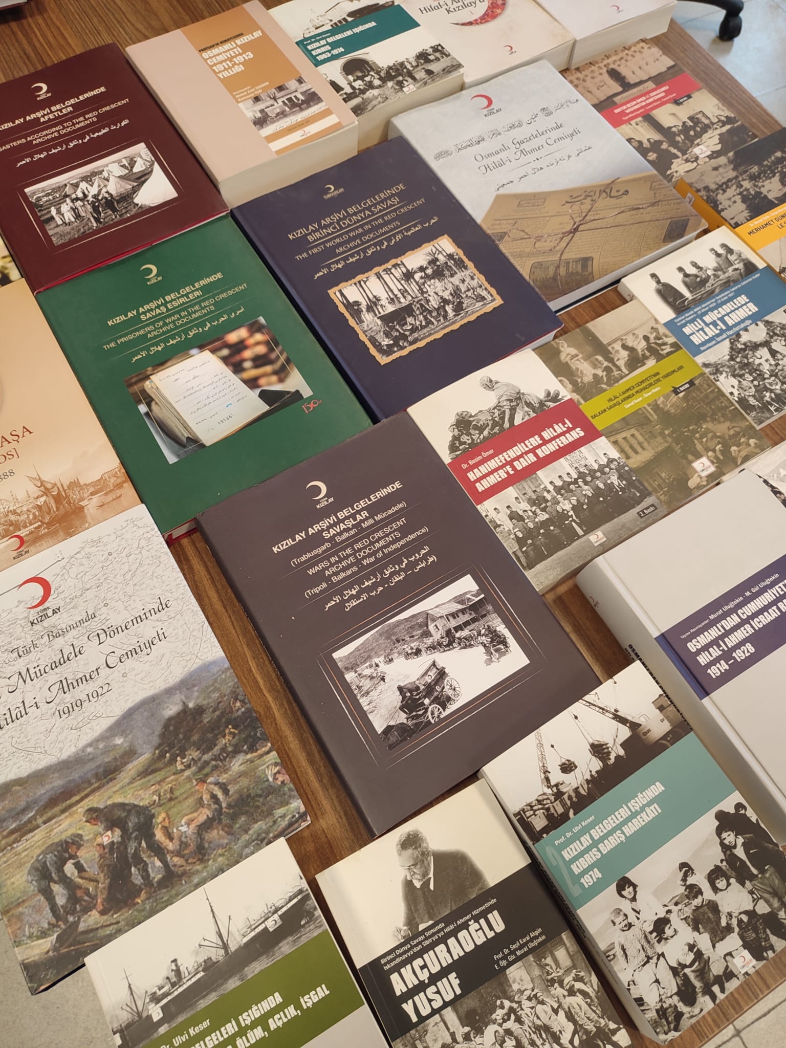TRAKYA ÜNİVERSİTESİ MERKEZ KÜTÜPHANESİNE TÜRK KIZILAY’INDAN KİTAP DESTEĞİ