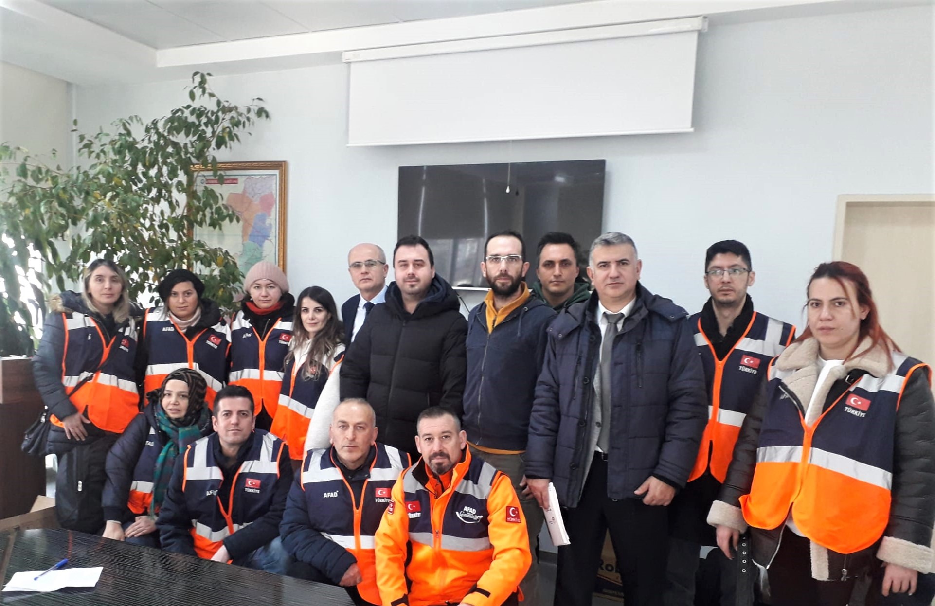 TRAKYA ÜNİVERSİTESİNDEN DEPREM BÖLGESİNDEKİ ARAMA KURTARMA FAALİYETLERİNE DESTEK