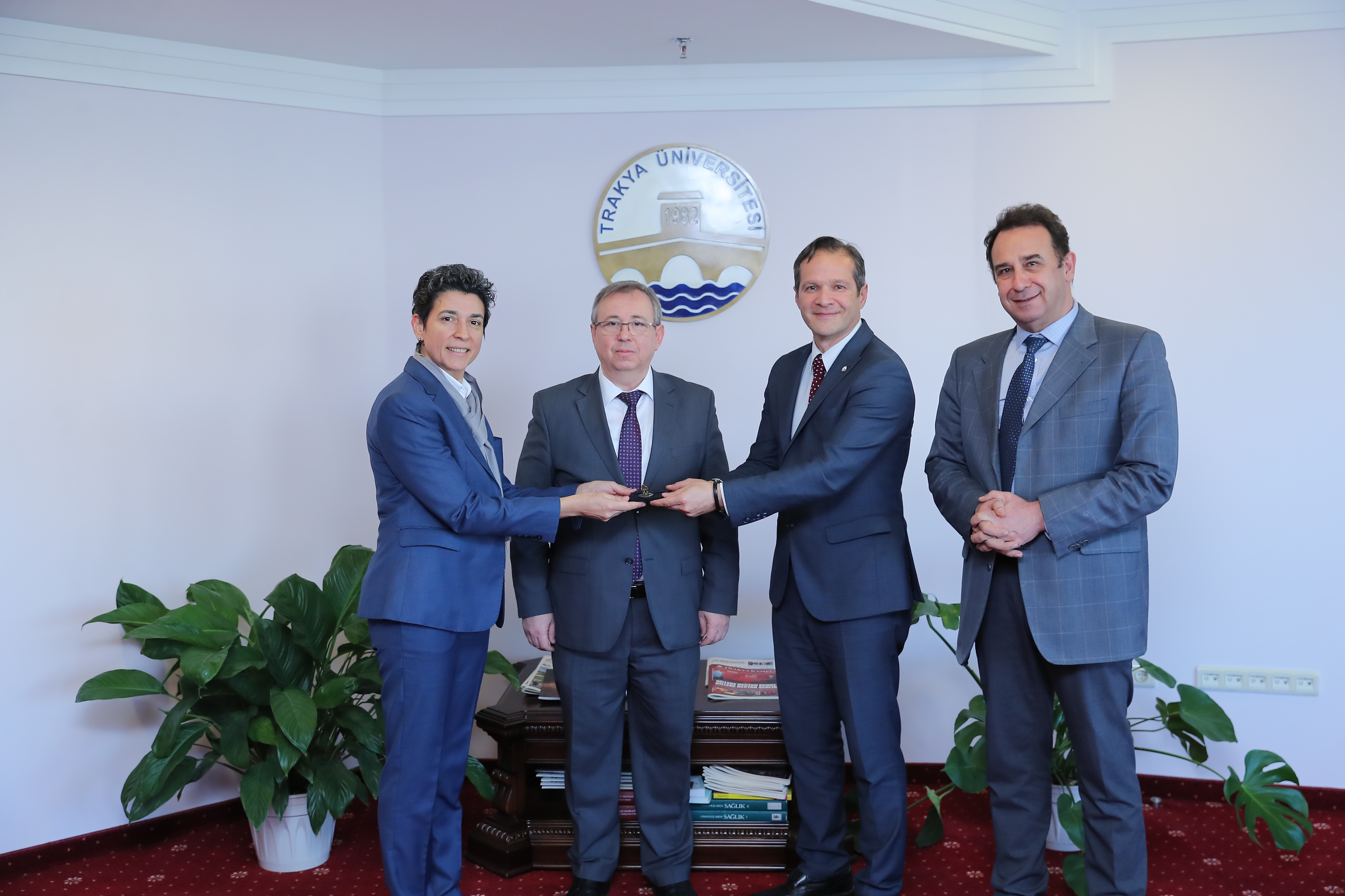 KIRKPINAR SPOR BİLİMLERİ FAKÜLTESİ DEKANLIK DEVİR TESLİM TÖRENİ GERÇEKLEŞTİ
