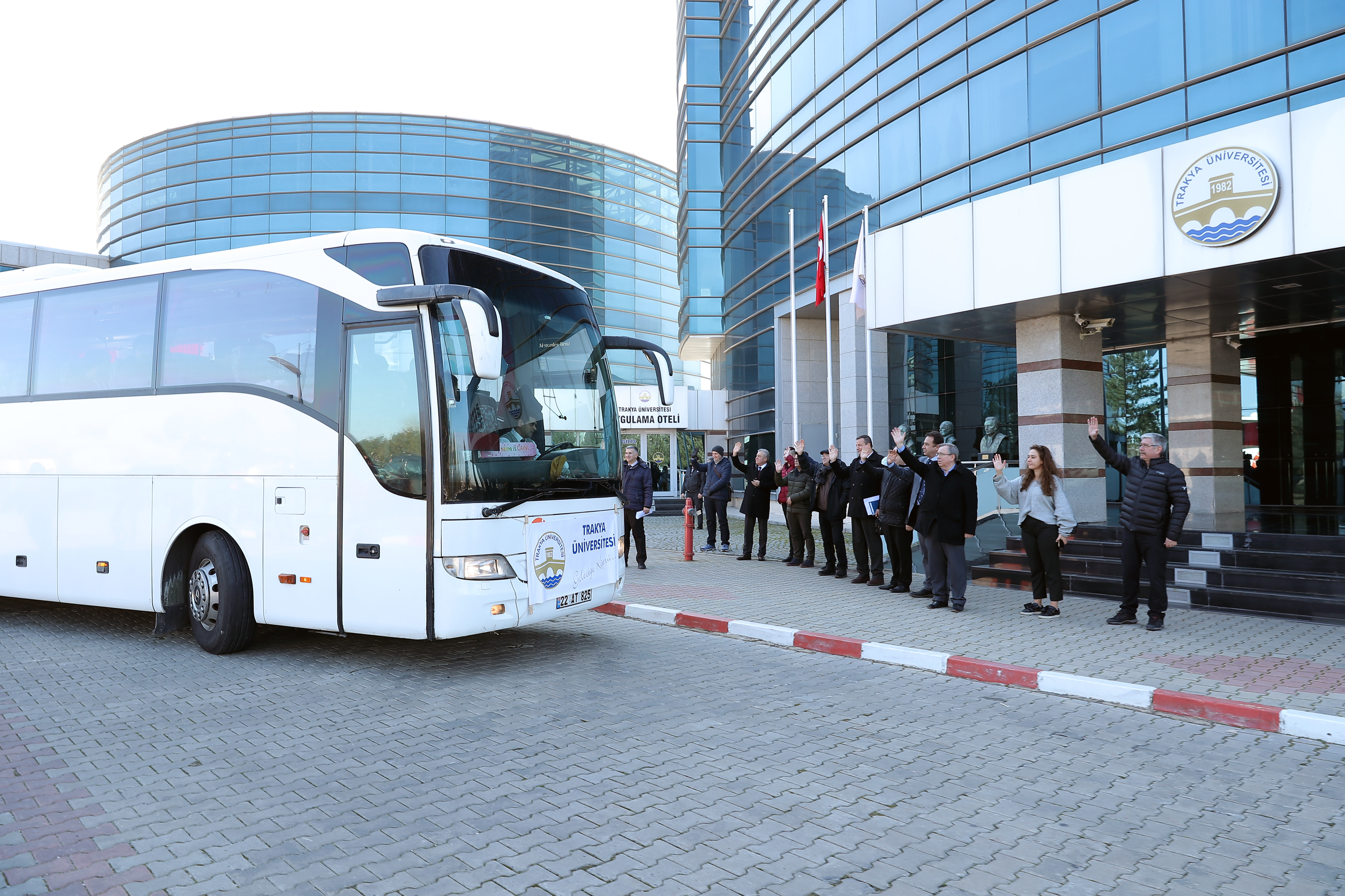 TRAKYA ÜNİVERSİTESİ DESTEK MERKEZİ’NİN YENİ PERSONELLERİ YOLA ÇIKTI
