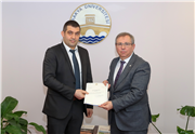 UNVANLARINDA YÜKSELEN AKADEMİSYENLERE BELGELERİ VERİLDİ 