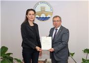 UNVANLARINDA YÜKSELEN AKADEMİSYENLERE BELGELERİ VERİLDİ 