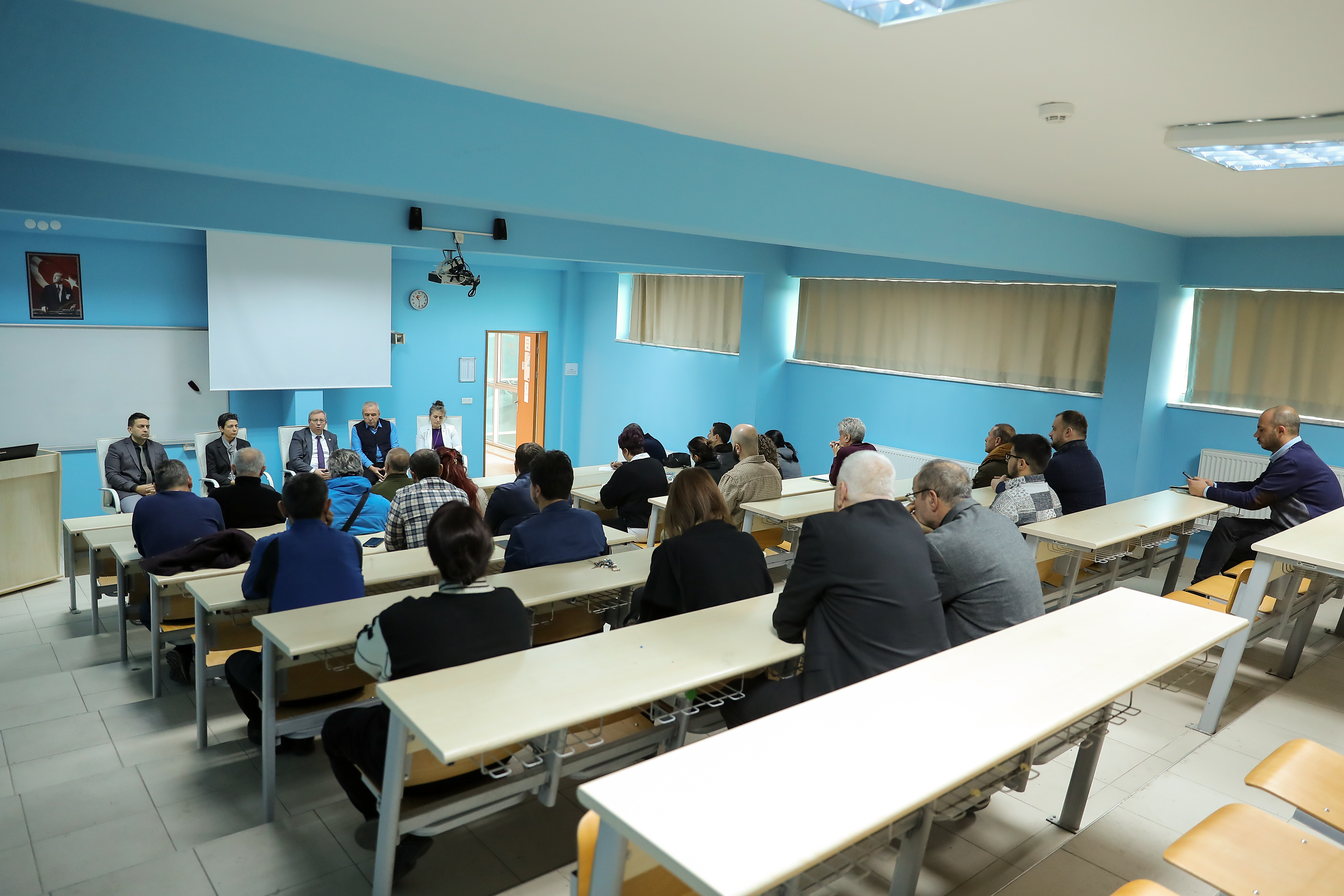 TRAKYA ÜNİVERSİTESİ KIRKPINAR SPOR BİLİMLERİ FAKÜLTESİ AKADEMİK KURUL TOPLANTISI YAPILDI